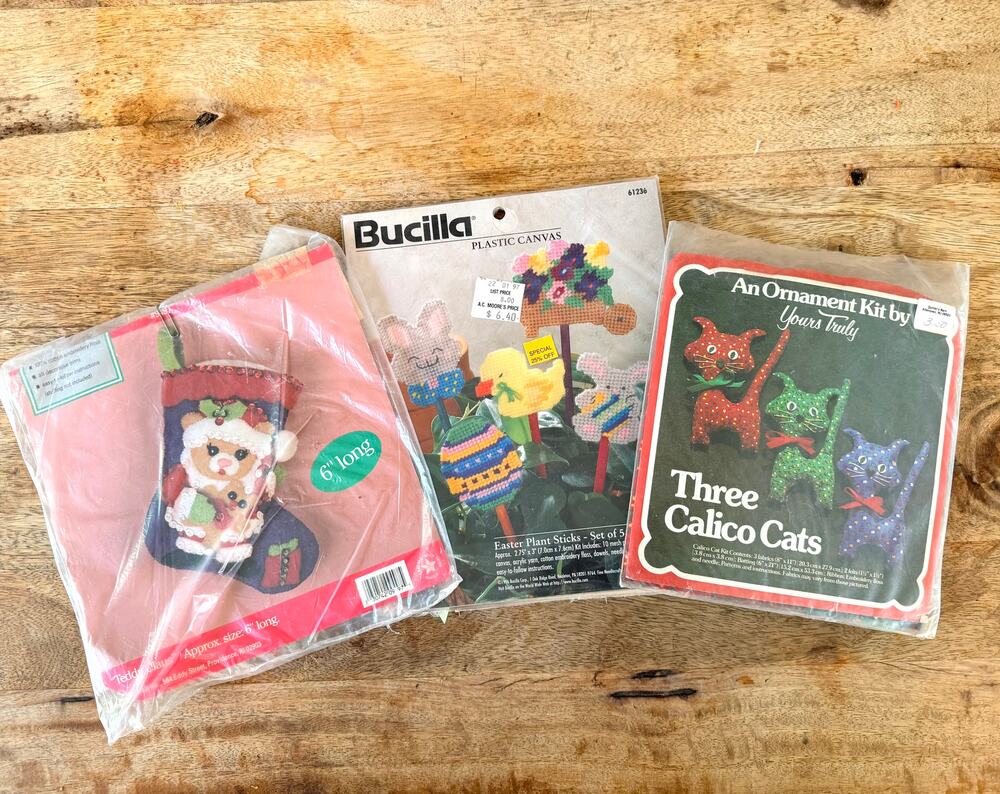 3 Vintage Craft Kit Lot Bucilla Felt Stocking Plastic Canvas Easter Calico Cats